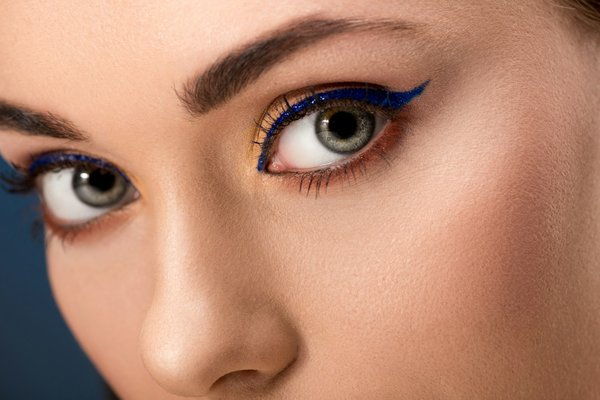 Finding the Perfect Waterproof Eyeliner for London"s Misty Weather: Your Ultimate Guide